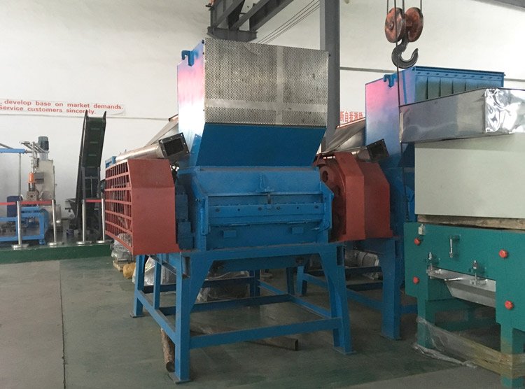 Big Capacity Large Volume Plastic Crusher Machine - Nanjing Haisi ...